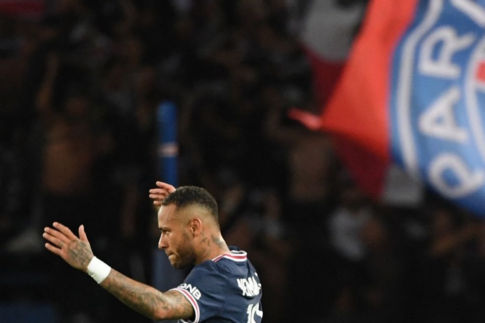 Neymar celebra el tanto que le dio el empate a PSG.