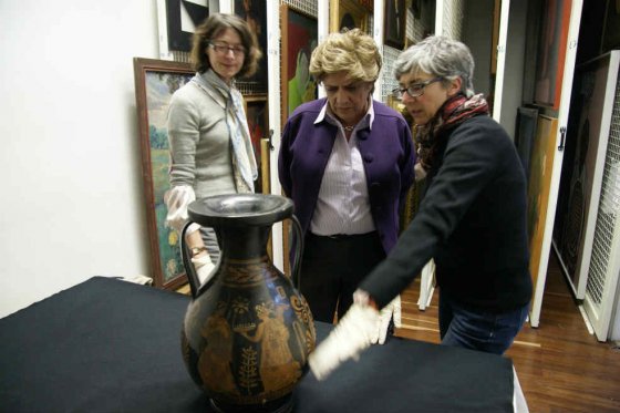 Museo Nacional exhibe la colección de cerámica griega del Louvre
