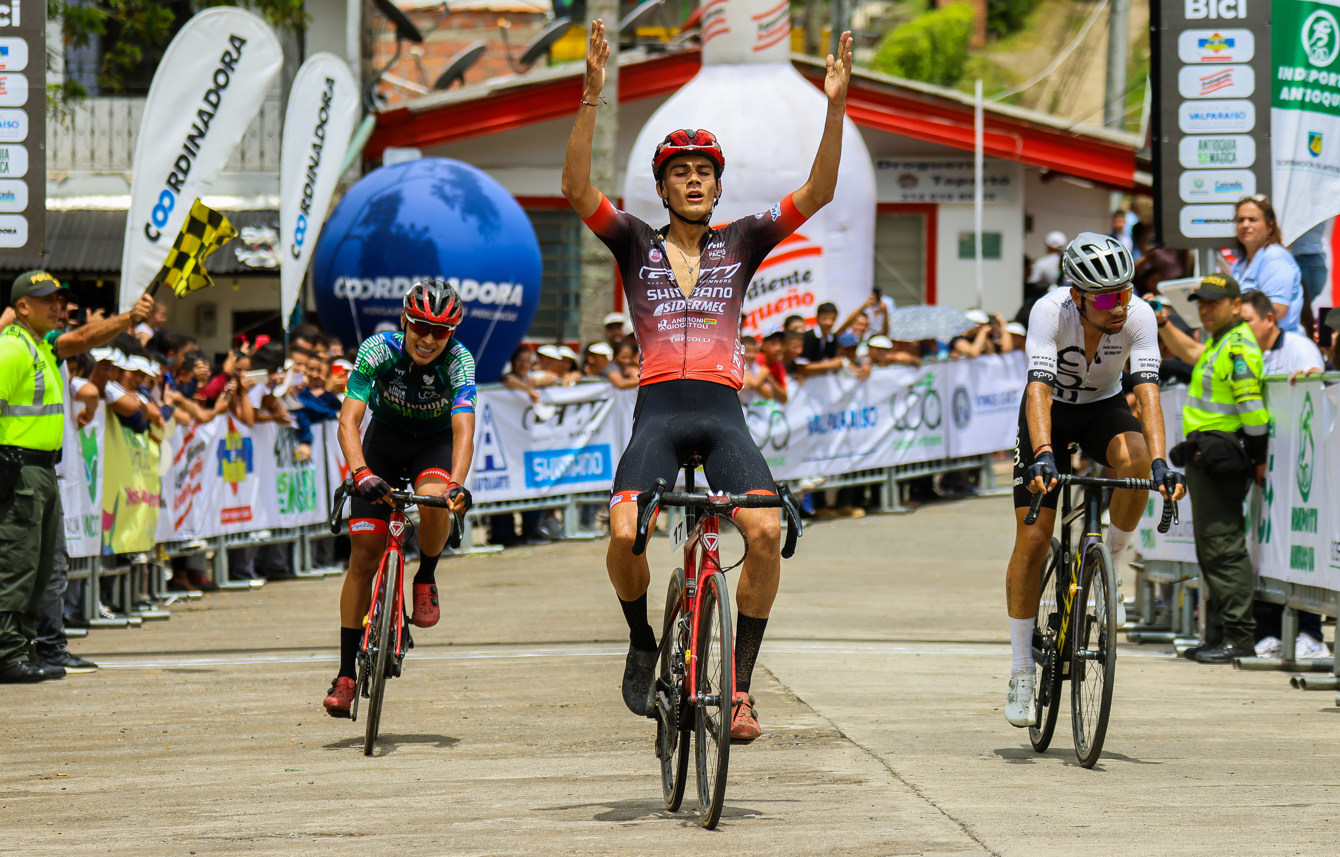 William Colorado ganó en la montaña de la Vuelta a Antioquia