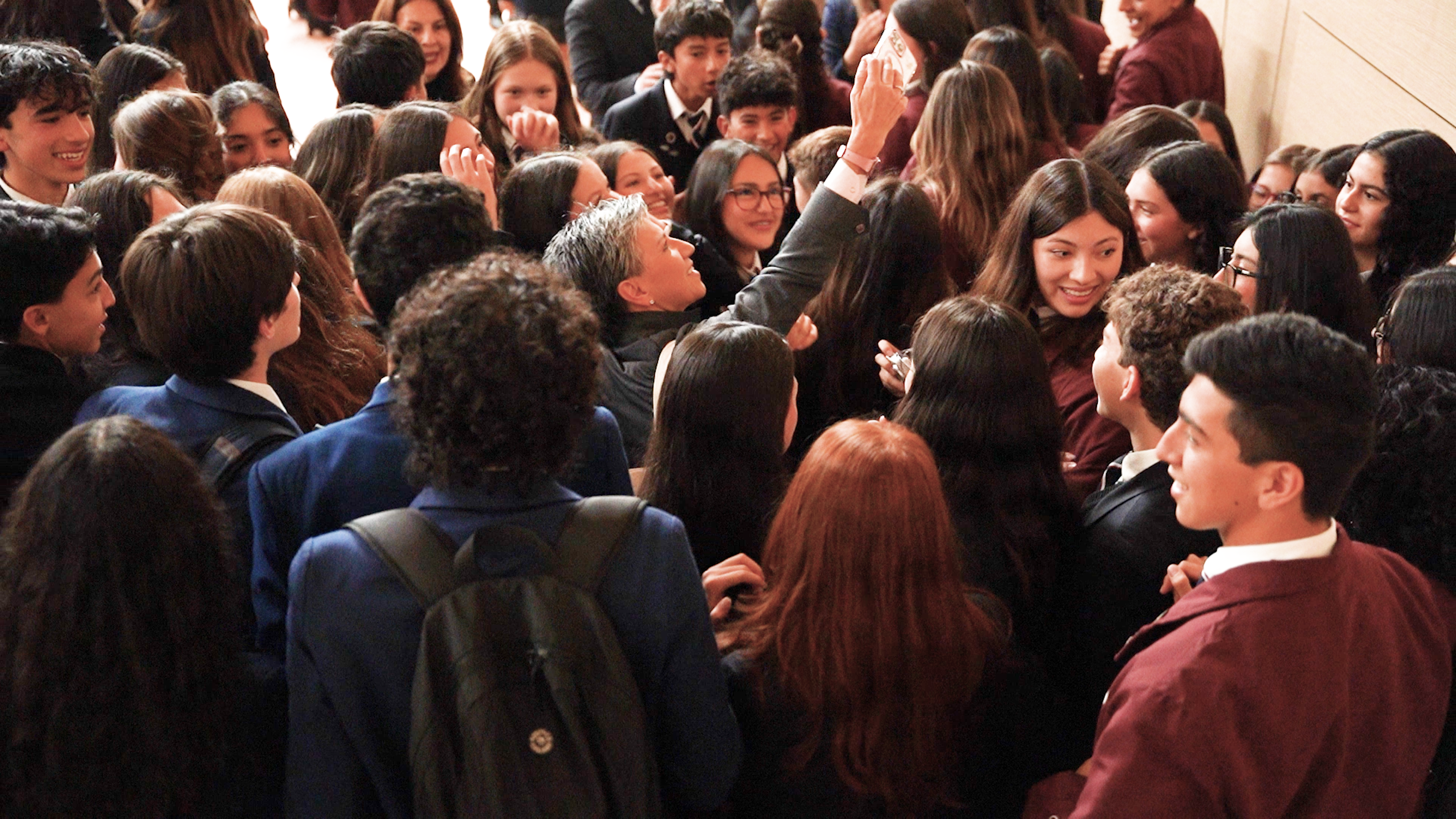 La candidata presidencial estuvo en el Colegios Los Nogales.