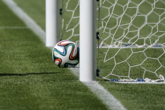 FIFA toma decisión histórica: aprueba el uso del asistente de video de forma experimental