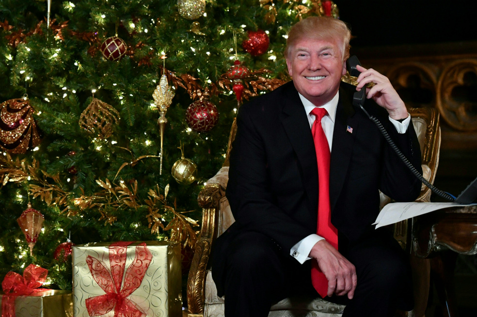 Trump: «He liderado la carga contra el asalto a la frase ‘Feliz Navidad'»