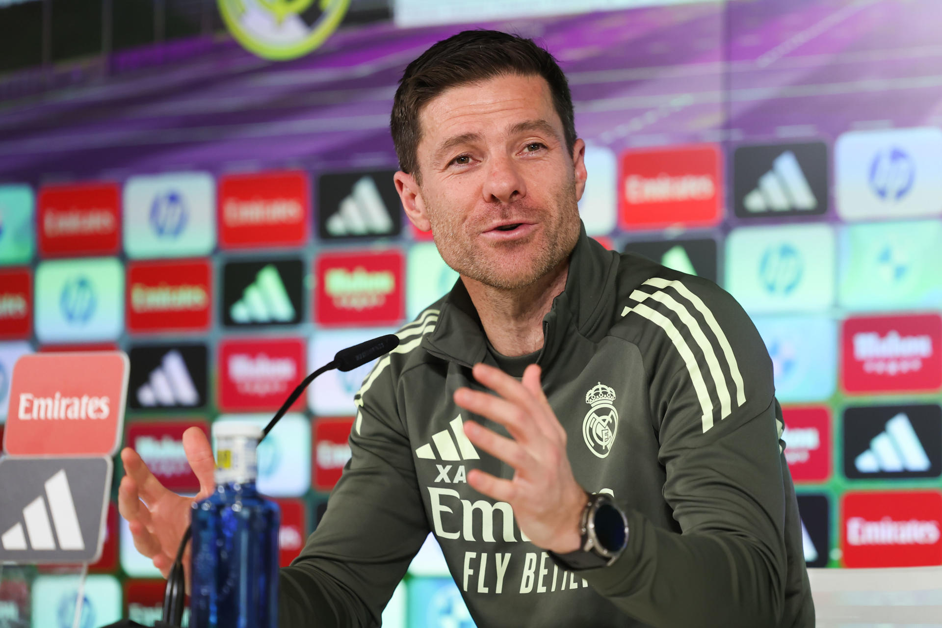 MADRID, 03/01/2026.- El entrenador del Real Madrid, Xabi Alonso, ofrece una rueda de prensa después del entrenamiento de este sábado en la Ciudad Deportiva de Valdebebas para preparar el partido de LaLiga de mañana frente al Real Betis. EFE/Kiko Huesca