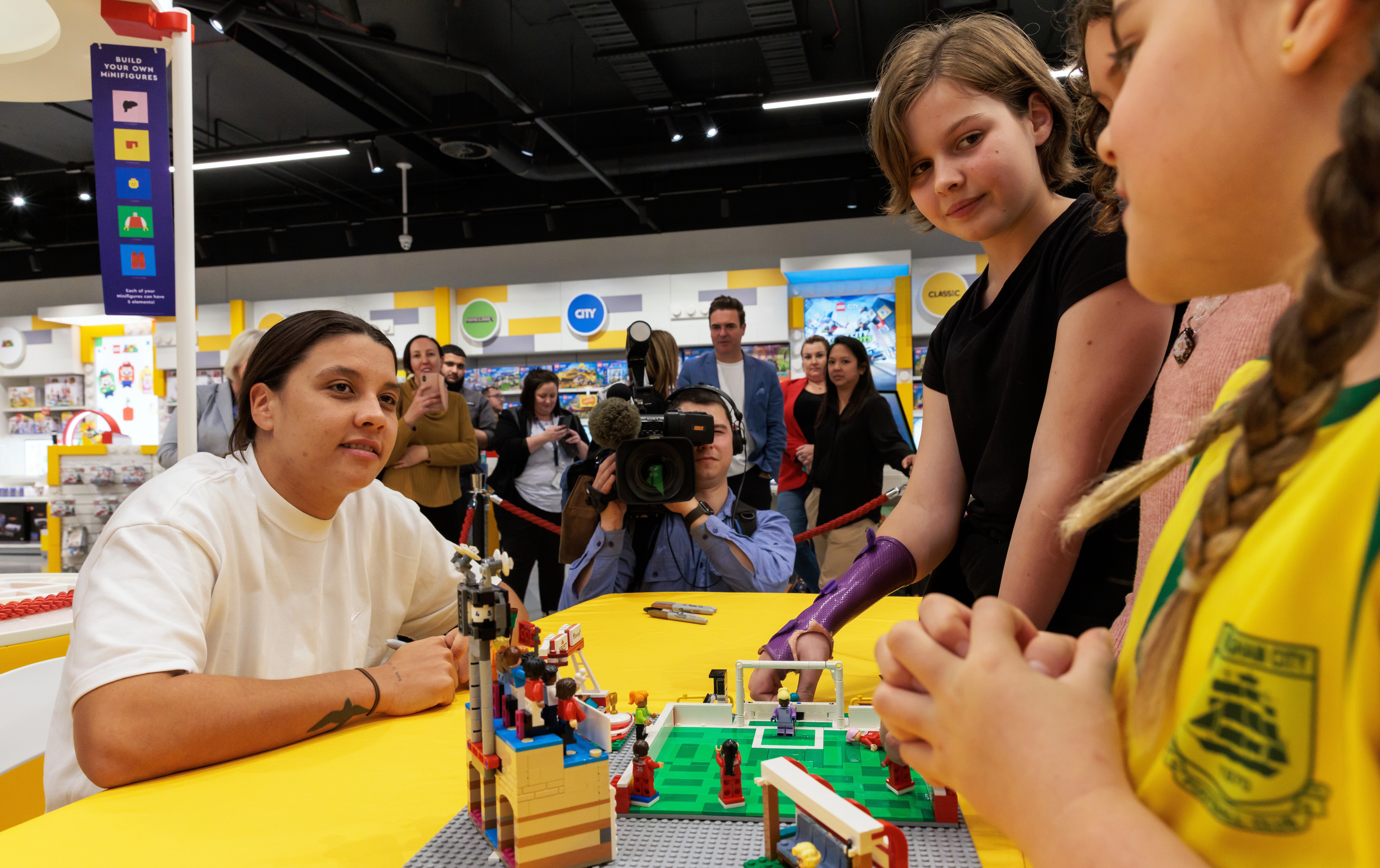 Perth (Australia), 13/06/2023.- Australian women's soccer team captain Sam Kerr during the launch of the LEGO Group'Äôs Play Unstoppable campaign in Perth, Australia, 13 June 2023. Matildas captain joined the group of best women's soccer players to take part in Lego Group's new campaign aimed to inspire and encourage girls around the world to play all kind of games. EFE/EPA/RICHARD WAINWRIGHT AUSTRALIA AND NEW ZEALAND OUT