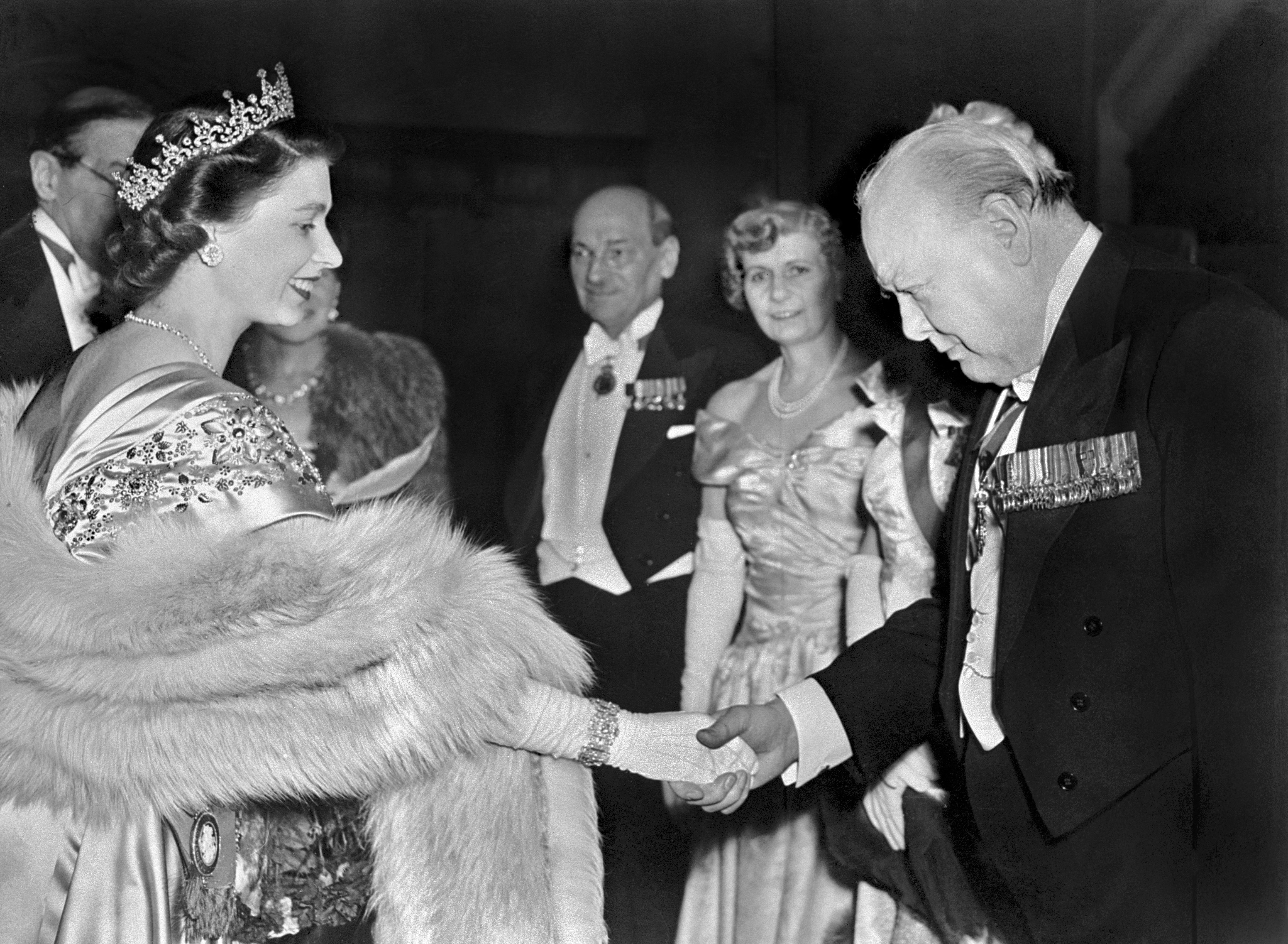 Churchil e Isabel II