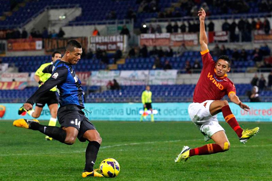 Roma derrotó a Inter en la ida de semis de la Copa de Italia