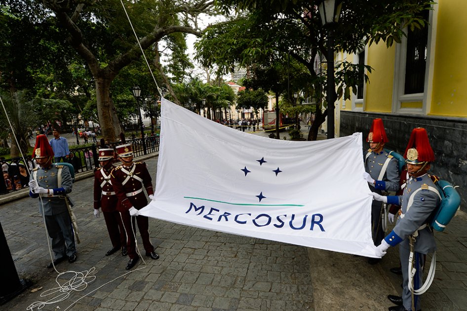 Argentina, Brasil y Paraguay estudian apartar a Venezuela de presidencia de Mercosur