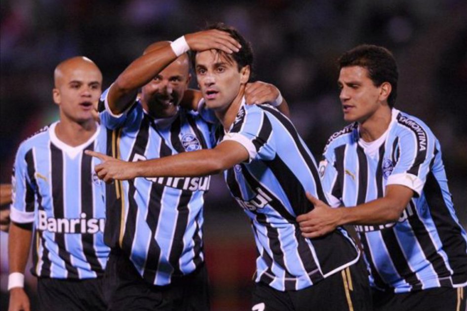 Gremio vence al Vasco y asciende provisionalmente al segundo lugar en Brasil