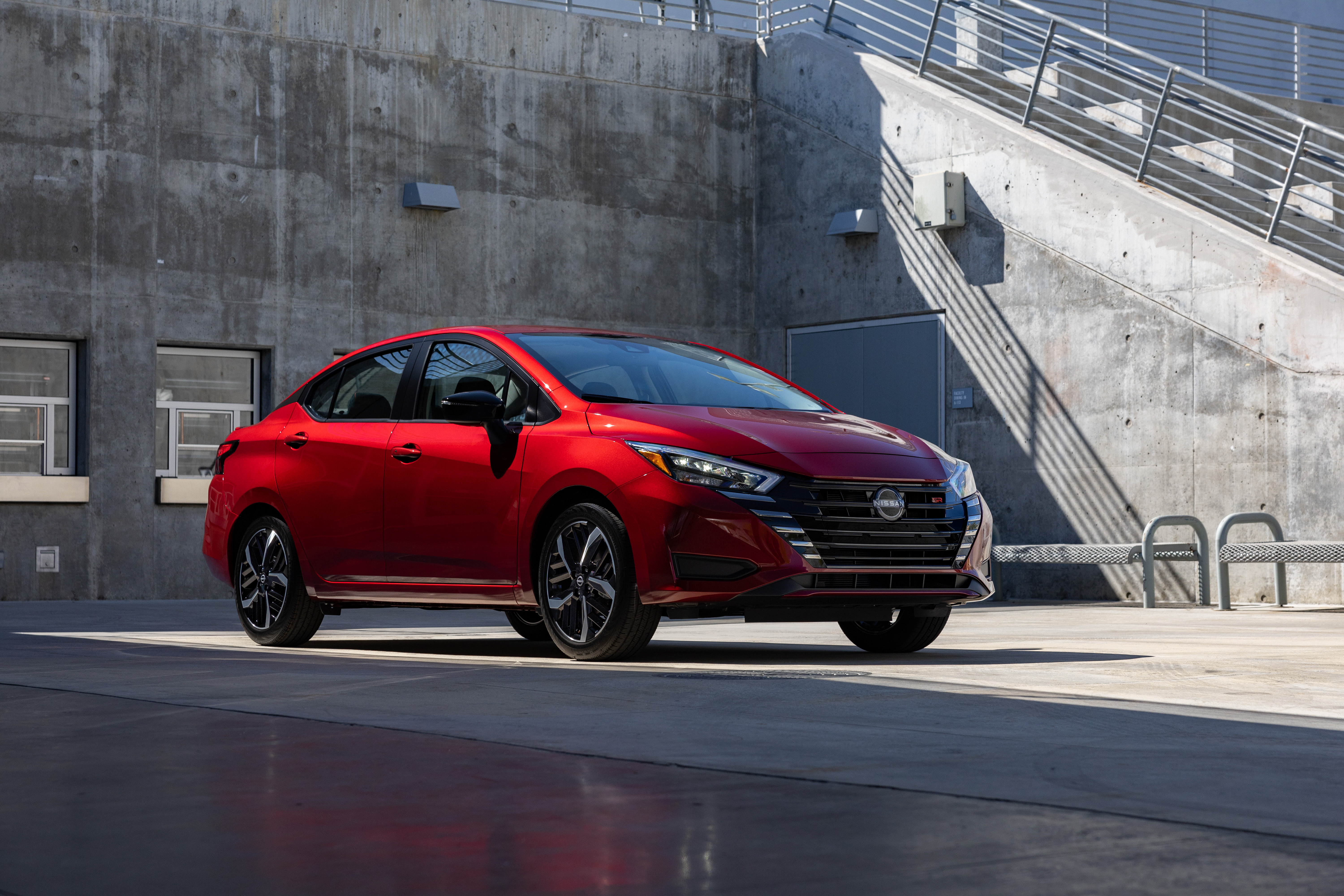 5 novedades del actualizado Nissan Versa que llegó a Colombia, ahora con opción SR