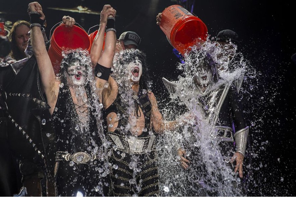 Ice Bucket Challenge ayudó a financiar el nuevo medicamento para la ELA