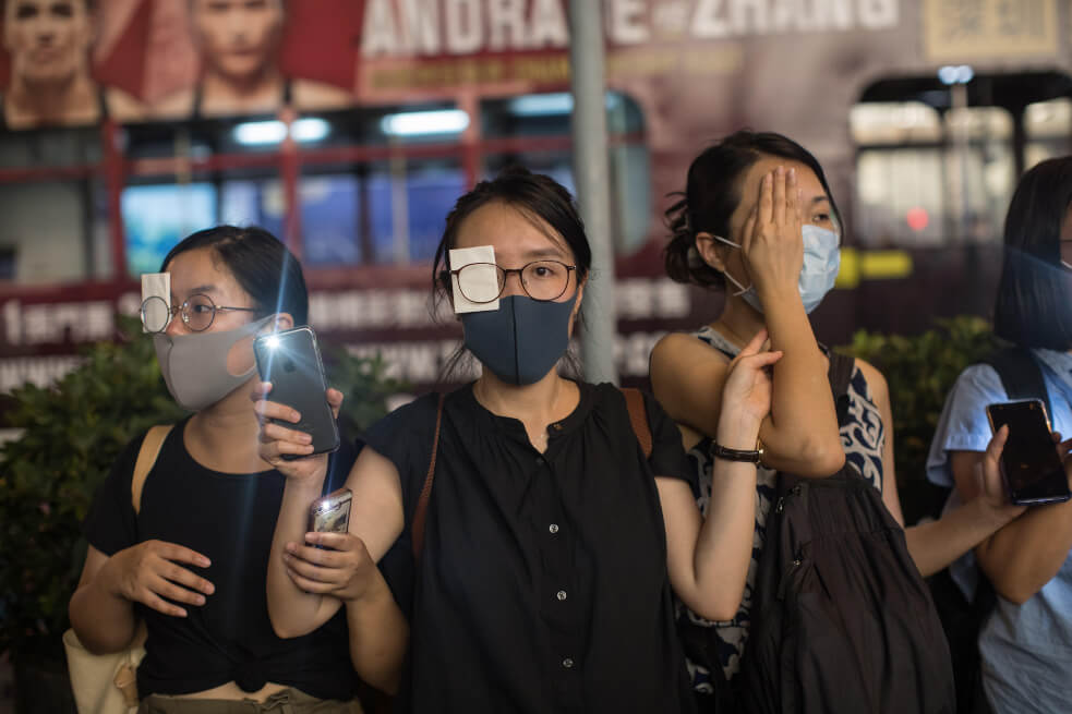 La larga cadena humana con la que miles de personas protestan en Hong Kong