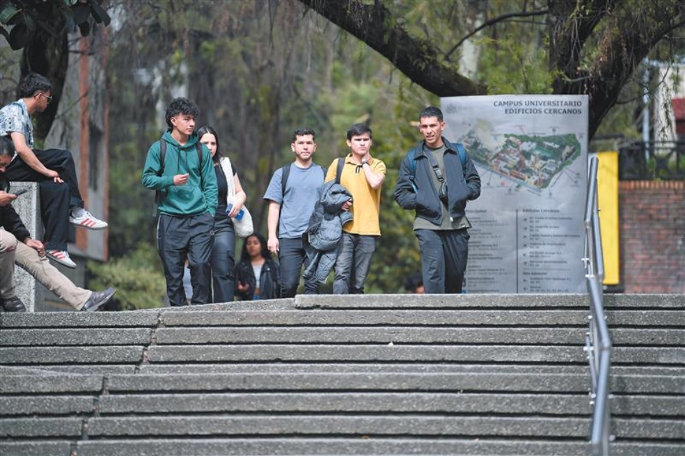 Becas de Colfuturo para 2026, en riesgo por posible falta de recursos