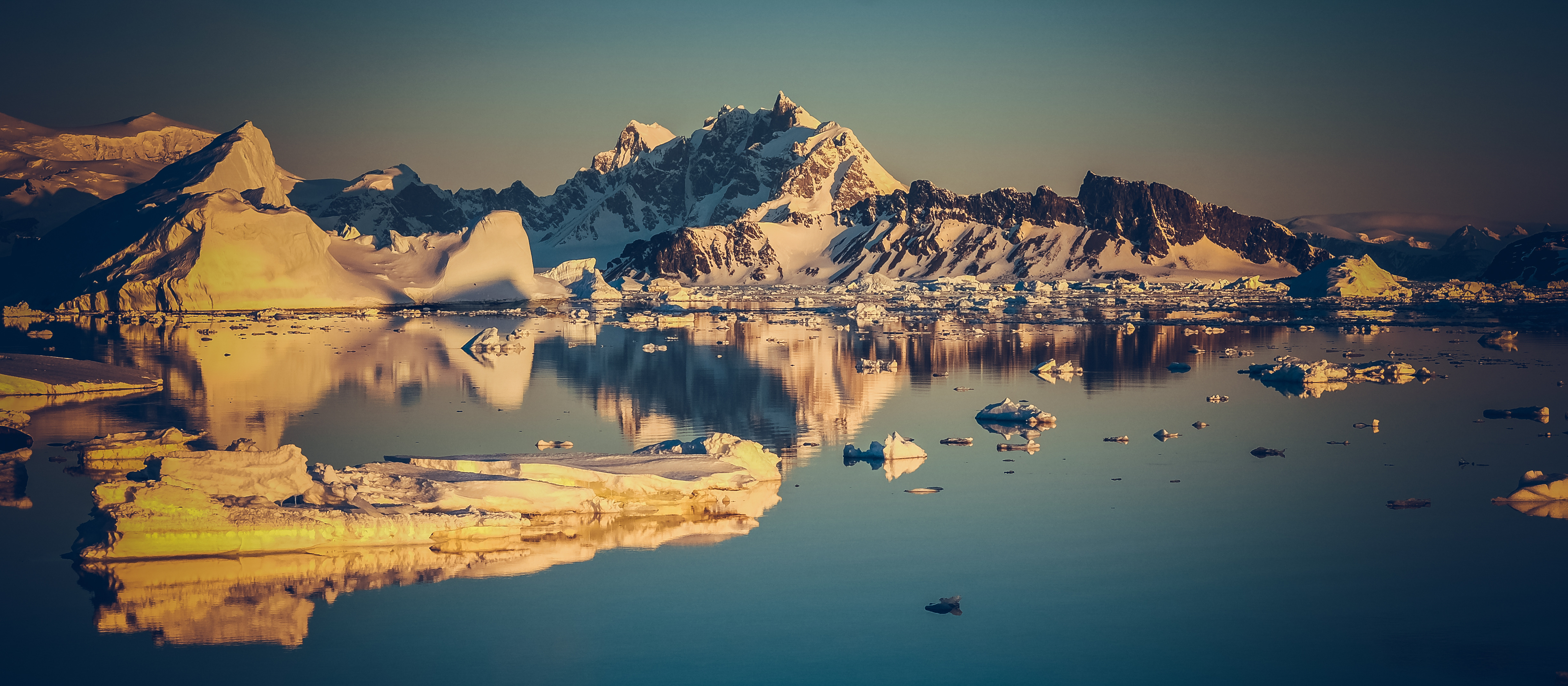 Científicos descubren un paisaje de ríos congelado bajo el hielo de la Antártida