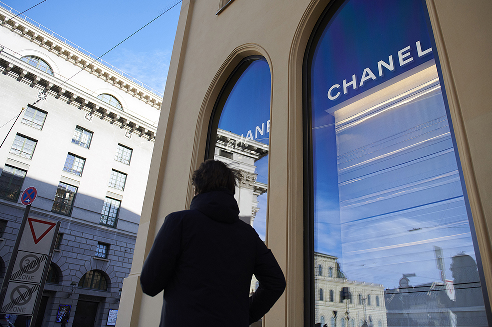 Chanel adquiere participación en compañía de seda ecológica