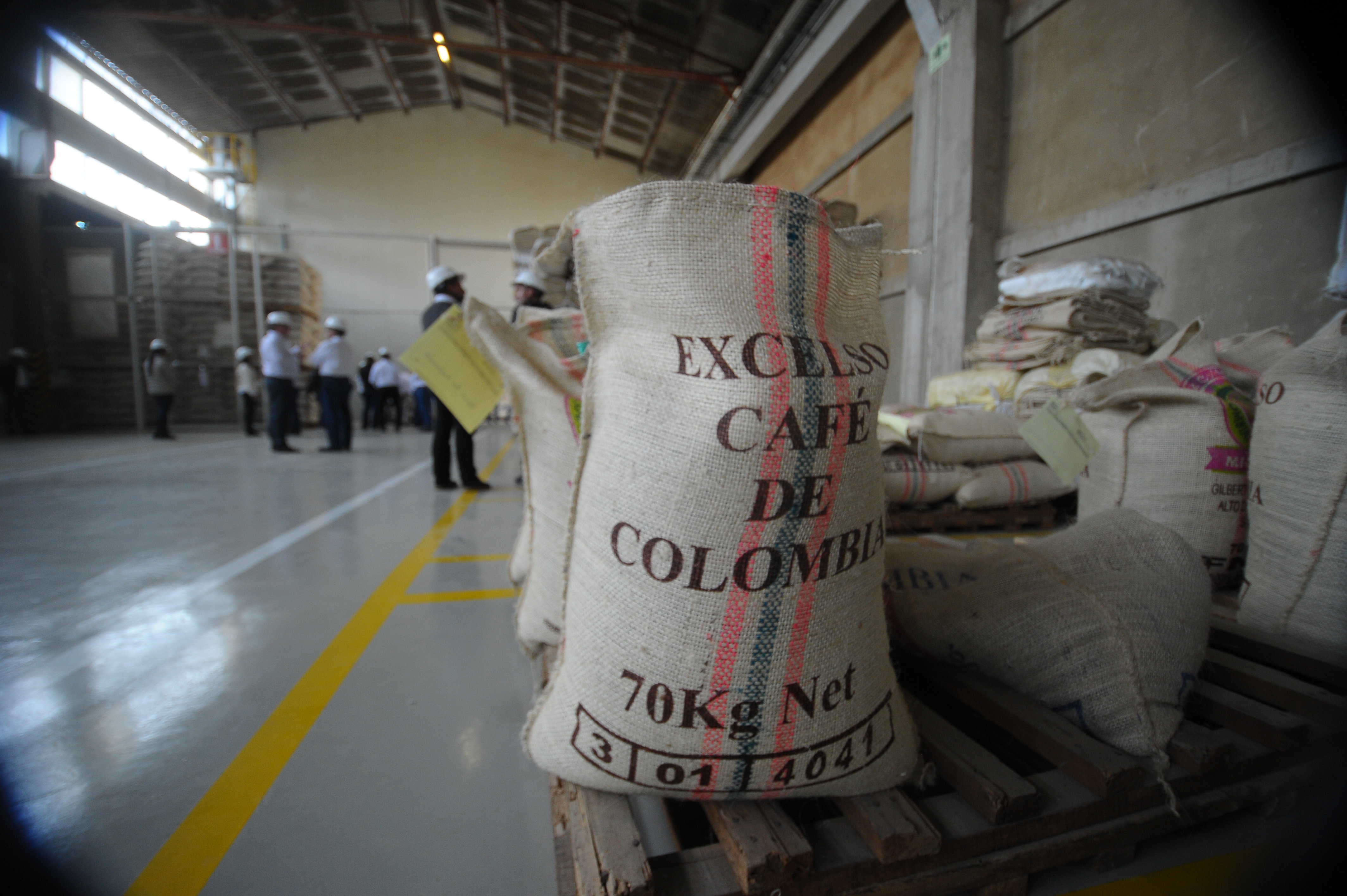 Centro logístico integral de café, cuenta con 4.400 metros cuadrados de área construida, 14 metros de altura, siete muelles con plataformas hidráulicas y puertas eléctricas; Centro que pertenece a la empresa Almacenes de Depósito de Café (Almacafé).