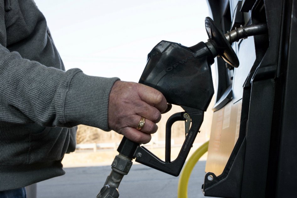 Maduro aumenta precio de gasolina en Venezuela por primera vez en 20 años