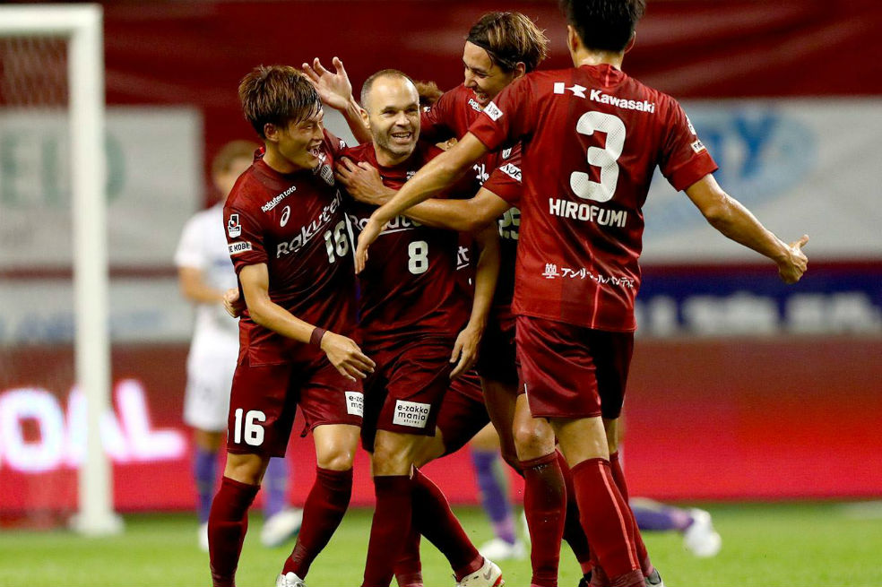 Andrés Iniesta y dos golazos memorables en el fútbol de Japón