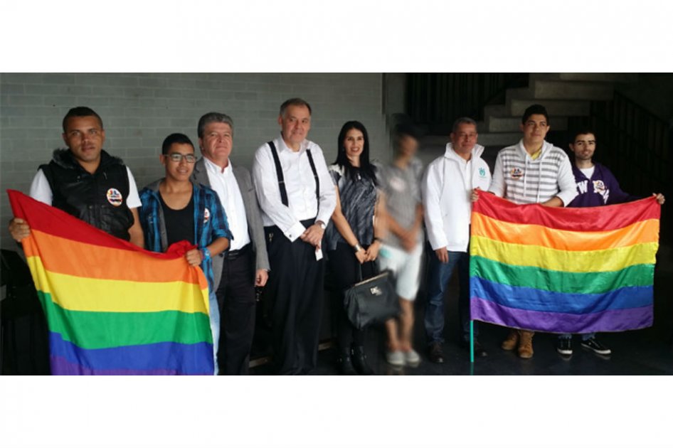 Comunidad LGTBI abordó al procurador Alejandro Ordoñez en Medellín