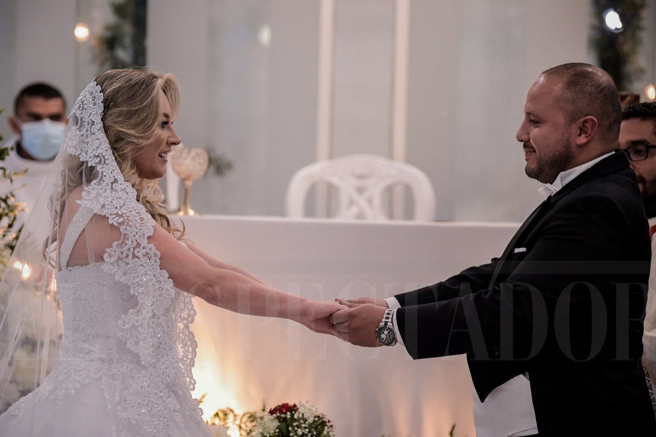 Momento del compromiso entre Jorge Ernesto y Catalina Suárez.