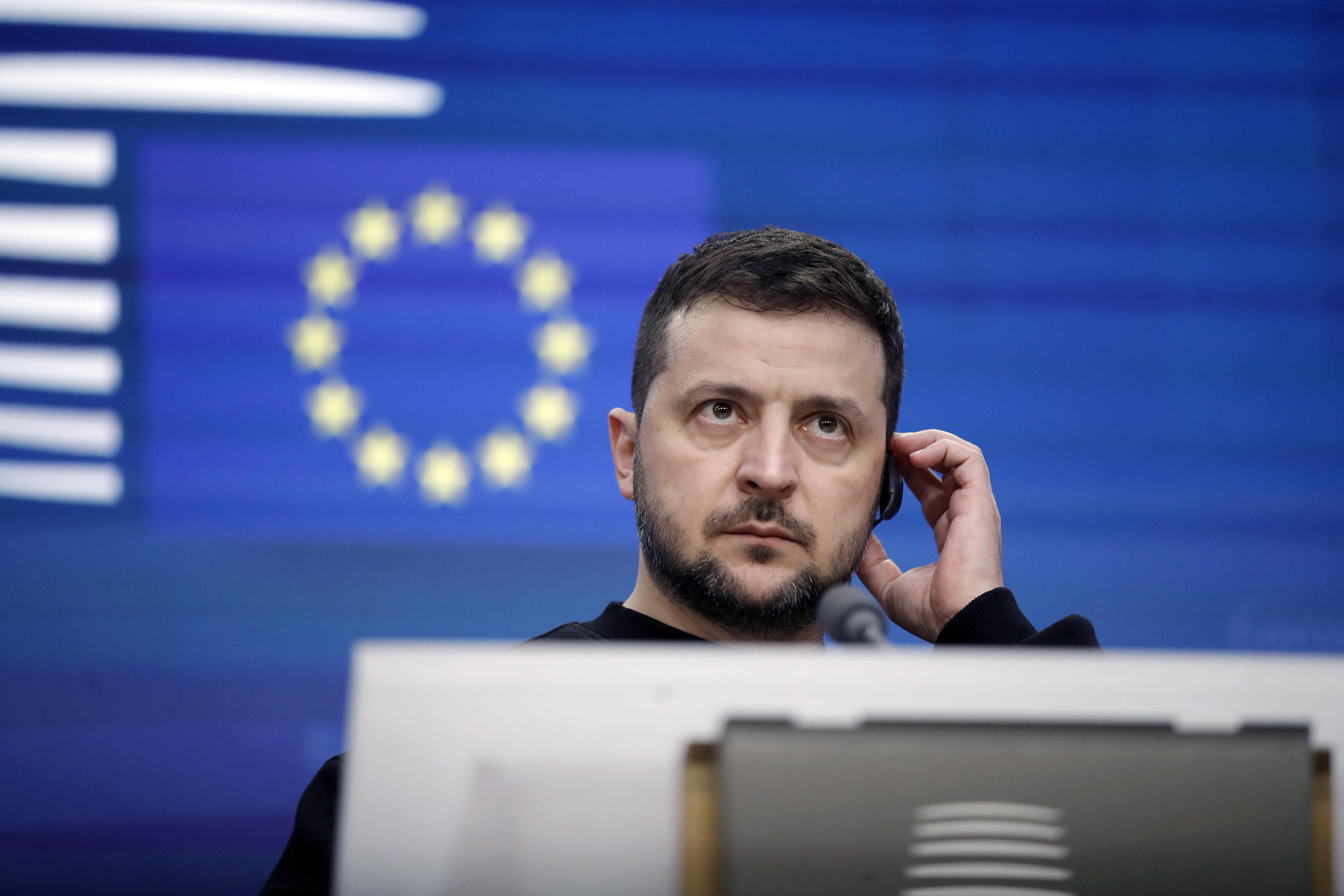 Zelenski, recibido como un héroe en el Parlamento Europeo en Bruselas