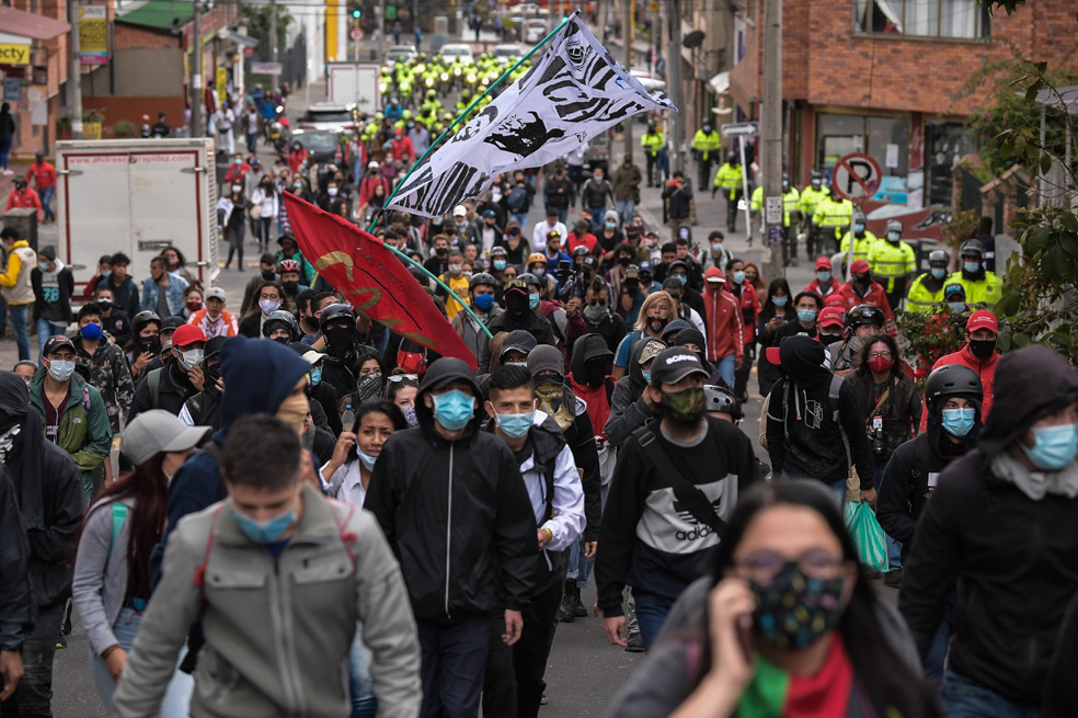 Protestas en Bogotá: joven que resultó herido en un ojo se habría cambiado de ropa, según la policía