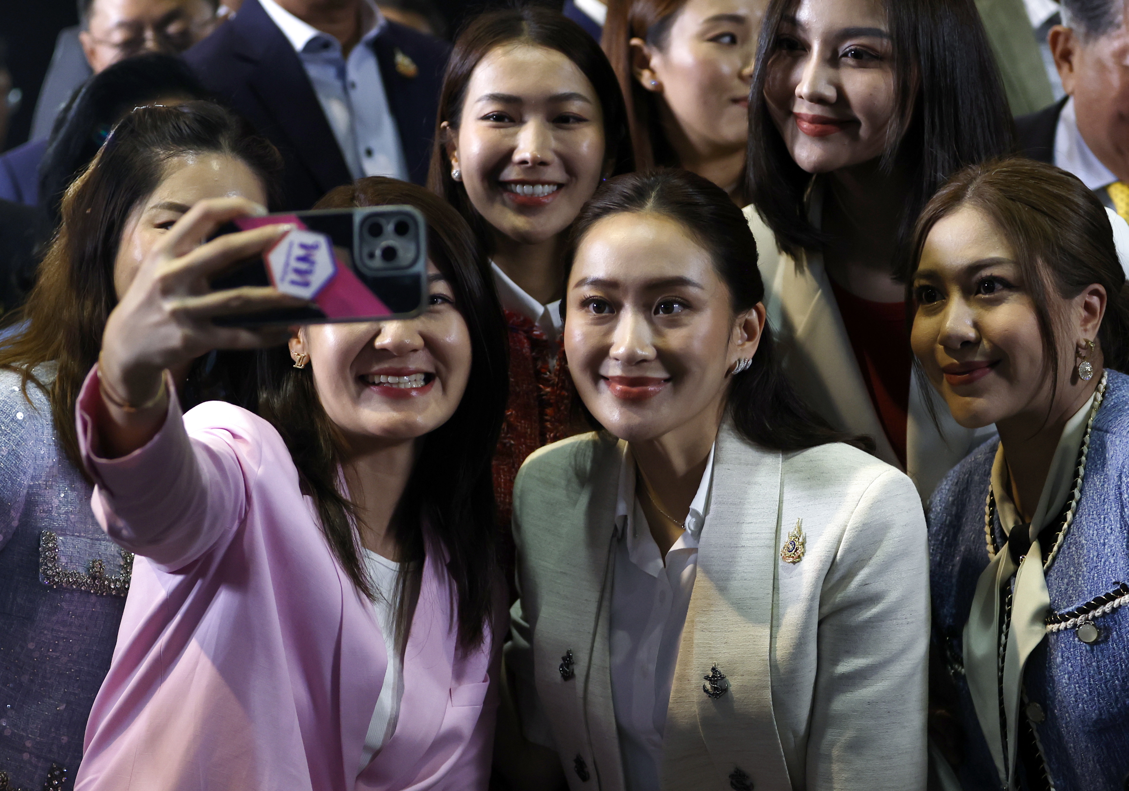 Tailandia nombra a la primera ministra más joven de su historia: ¿quién es?