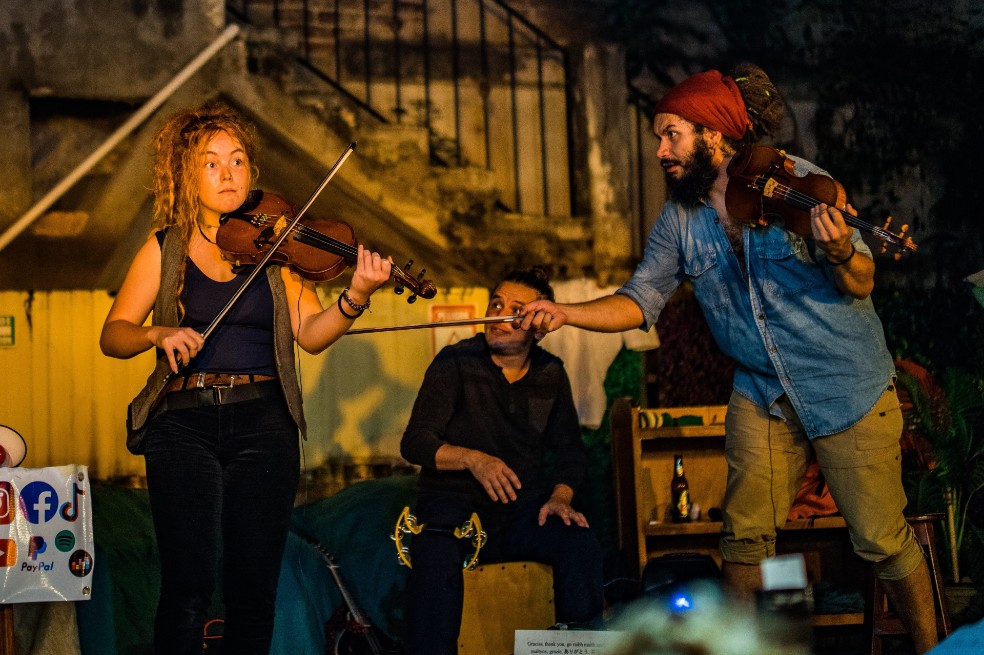 La Sheka, tres juglares recorriendo el mundo a través de la música