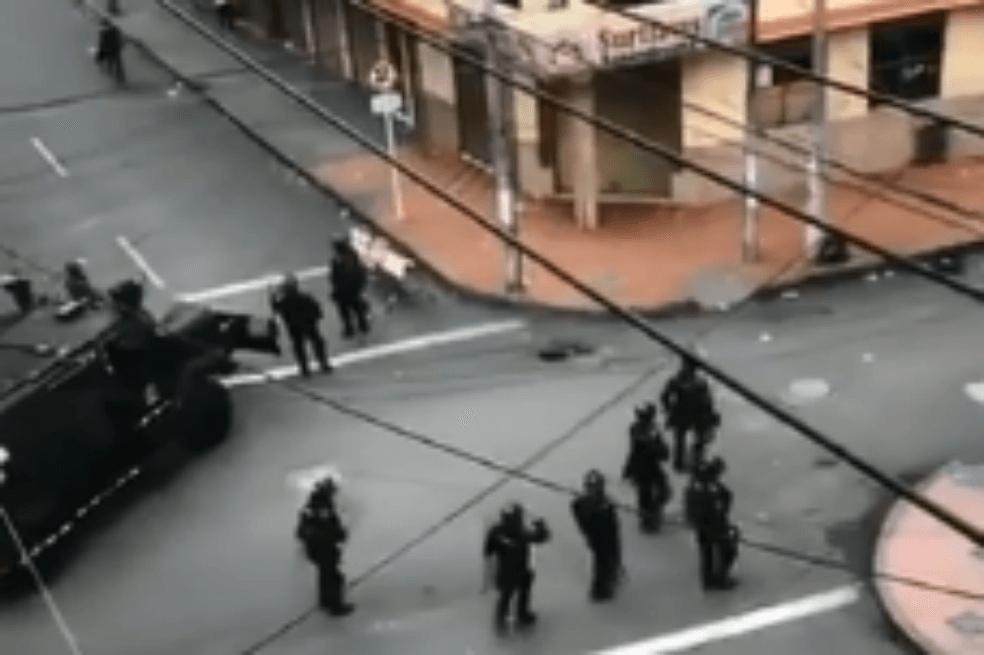 Esmad y comerciantes de San Andresito se enfrentan tras operativos anticontrabando