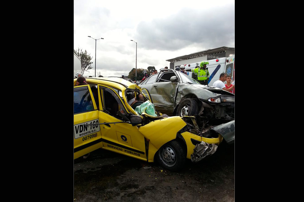 Impresionantes fotografías de accidente de tránsito en Bogotá
