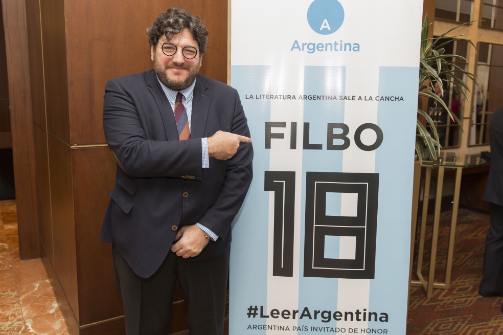 Protagonismo del fútbol en la Filbo fue vergonzoso y absurdo, según Alberto Manguel