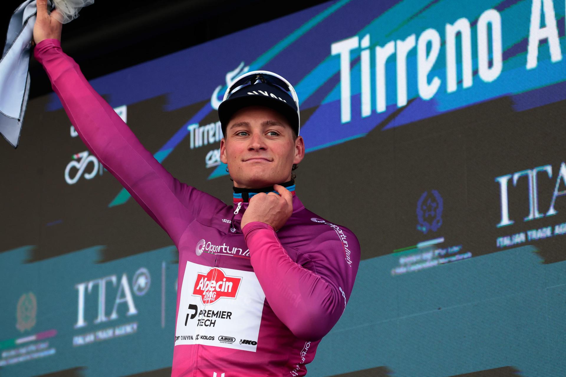 Así van los colombianos en Tirreno-Adriático tras la etapa 4: van der Poel ganó en esprint