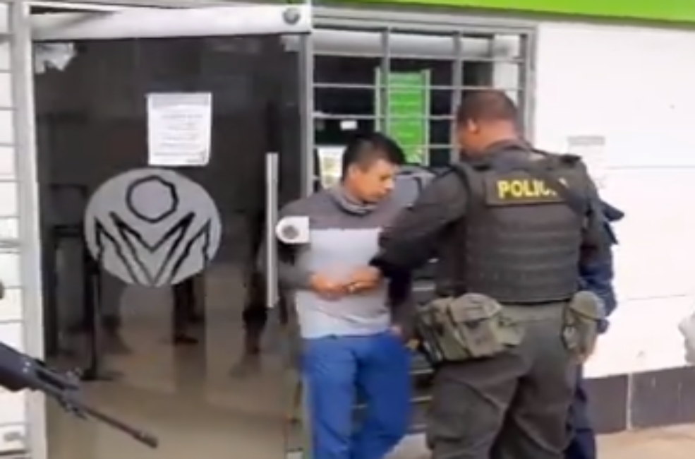 Borracho pasó la noche en sede del Banco Agrario en Jambaló (Cauca)