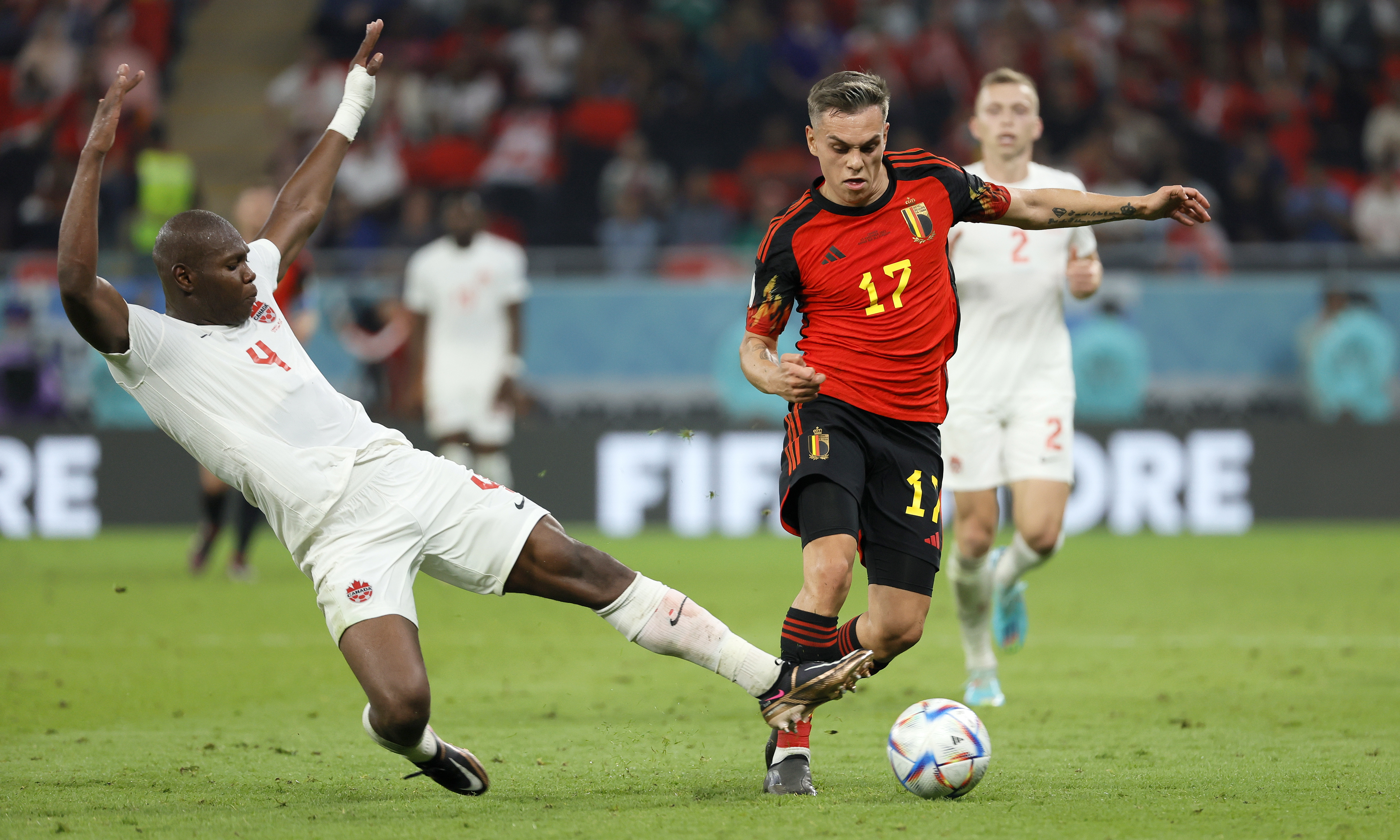 Bélgica sufrió pero derrotó a un digno Canadá en el debut