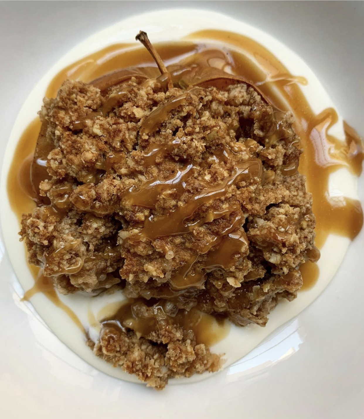 Receta: así se preparan las manzanas horneadas con crumble