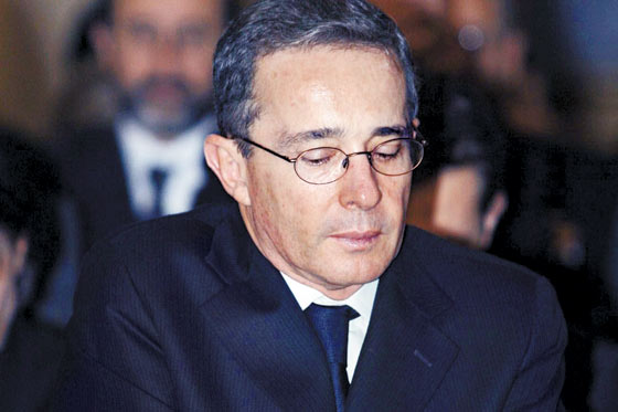 Fiscal especializado investigará caso de coordenadas divulgadas por Uribe