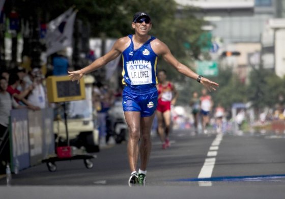 Luis Fernando López compite en los 20 kilómetros marcha. / EFE