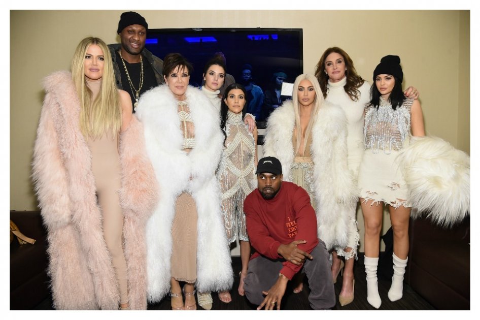 Ofrecen 100 millones de dólares a las Kardashian para hacer su propia película