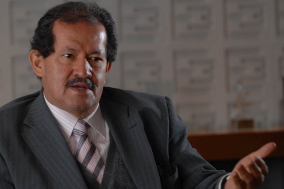 Proceso con ELN será por separado a mesa con las Farc: Angelino Garzón