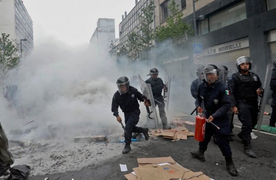 Detienen a 49 estudiantes en México tras enfrentamiento con autoridades