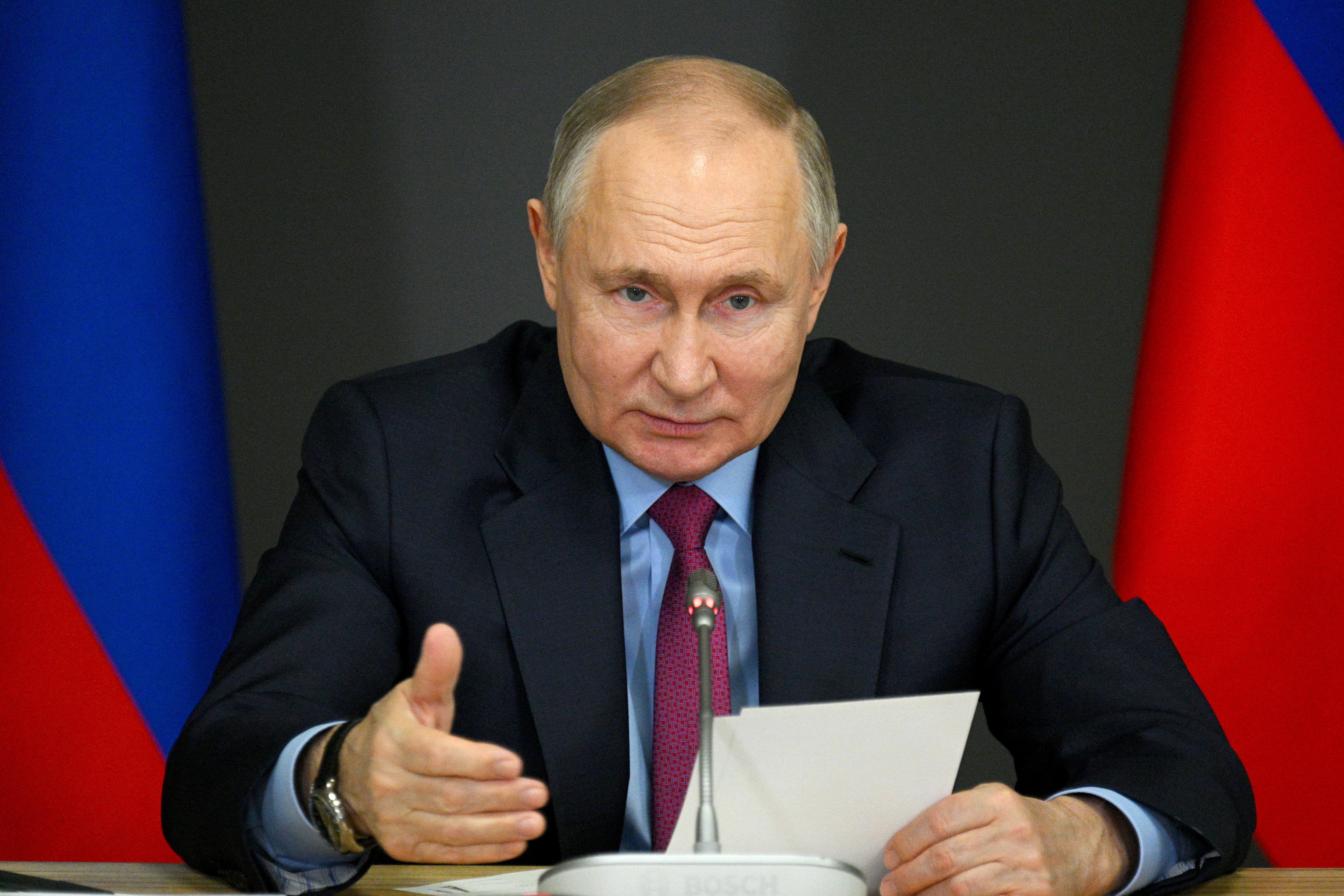 Putin asegura estar “categóricamente en contra de armas nucleares en el espacio”