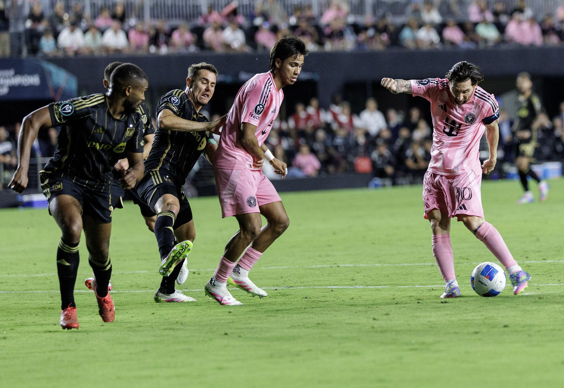 Messi volvió a ser héroe: doblete y remontada del Inter en Concacaf Champions