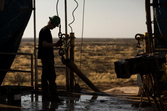 OPEP llama al resto de productores de petróleo a colaborar para reducir producción