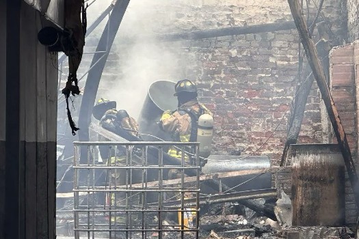 Incendio en fábrica de Barrios Unidos no dejó heridos, esto se sabe