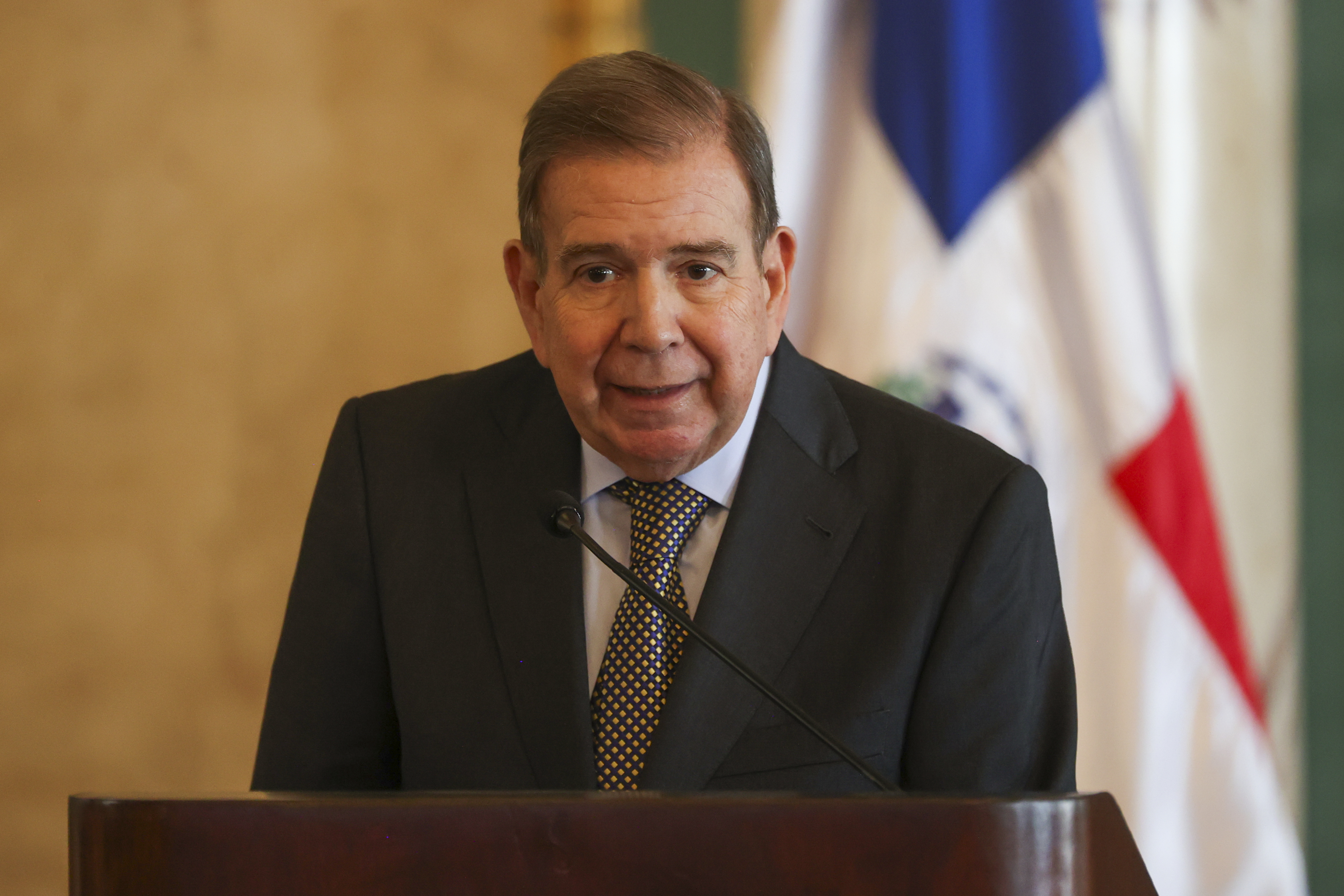 Edmundo González deja República Dominicana, pero su destino aún se desconoce