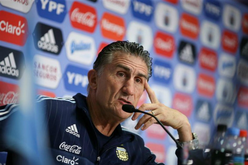 «Colombia tiene jugadores de mitad de cancha para adelante muy peligrosos»: Bauza