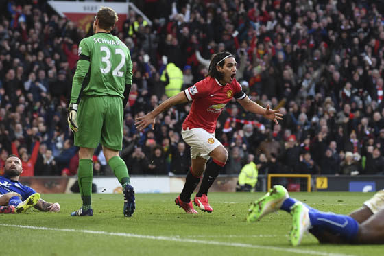 Estoy contento de que haya marcado Falcao: Louis van Gaal