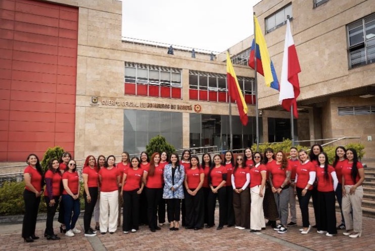 Después de 51 años, Bomberos Bogotá abre paso a una nueva generación de mujeres socorristas