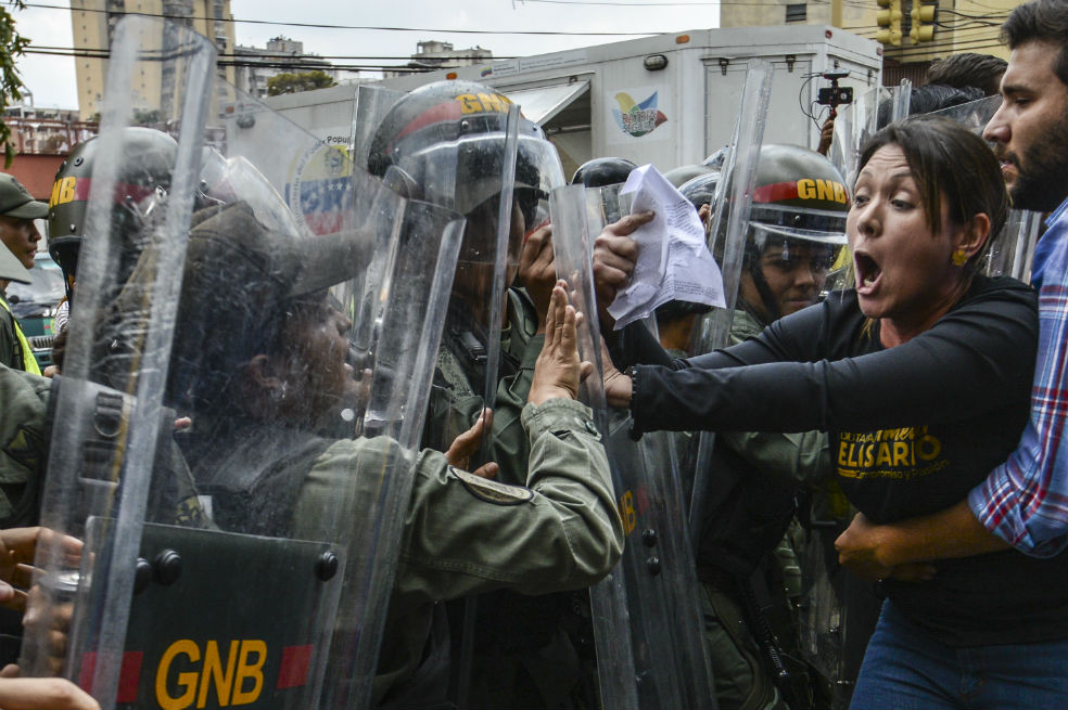 Jefe de OEA pide respetar protestas en Venezuela y denuncia milicias armadas