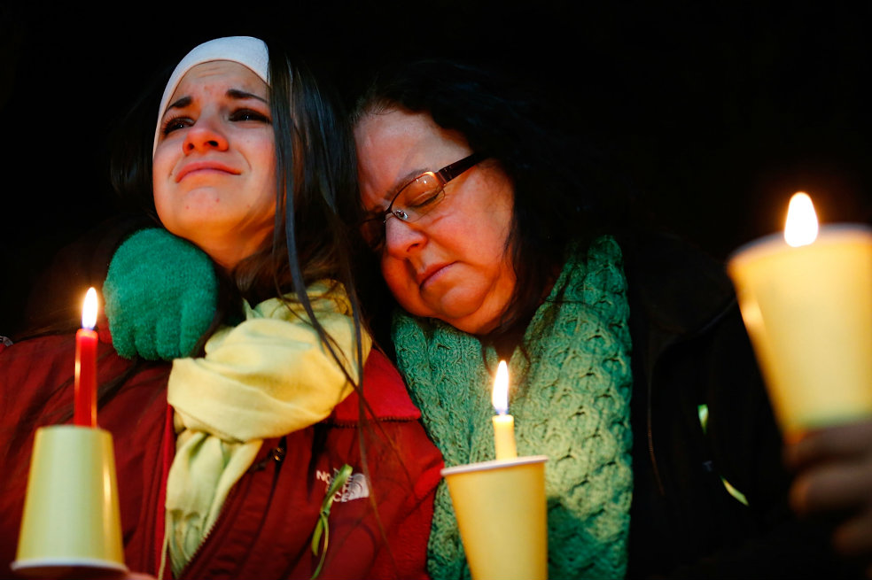Cinco años después, Sandy Hook no se recupera de la masacre