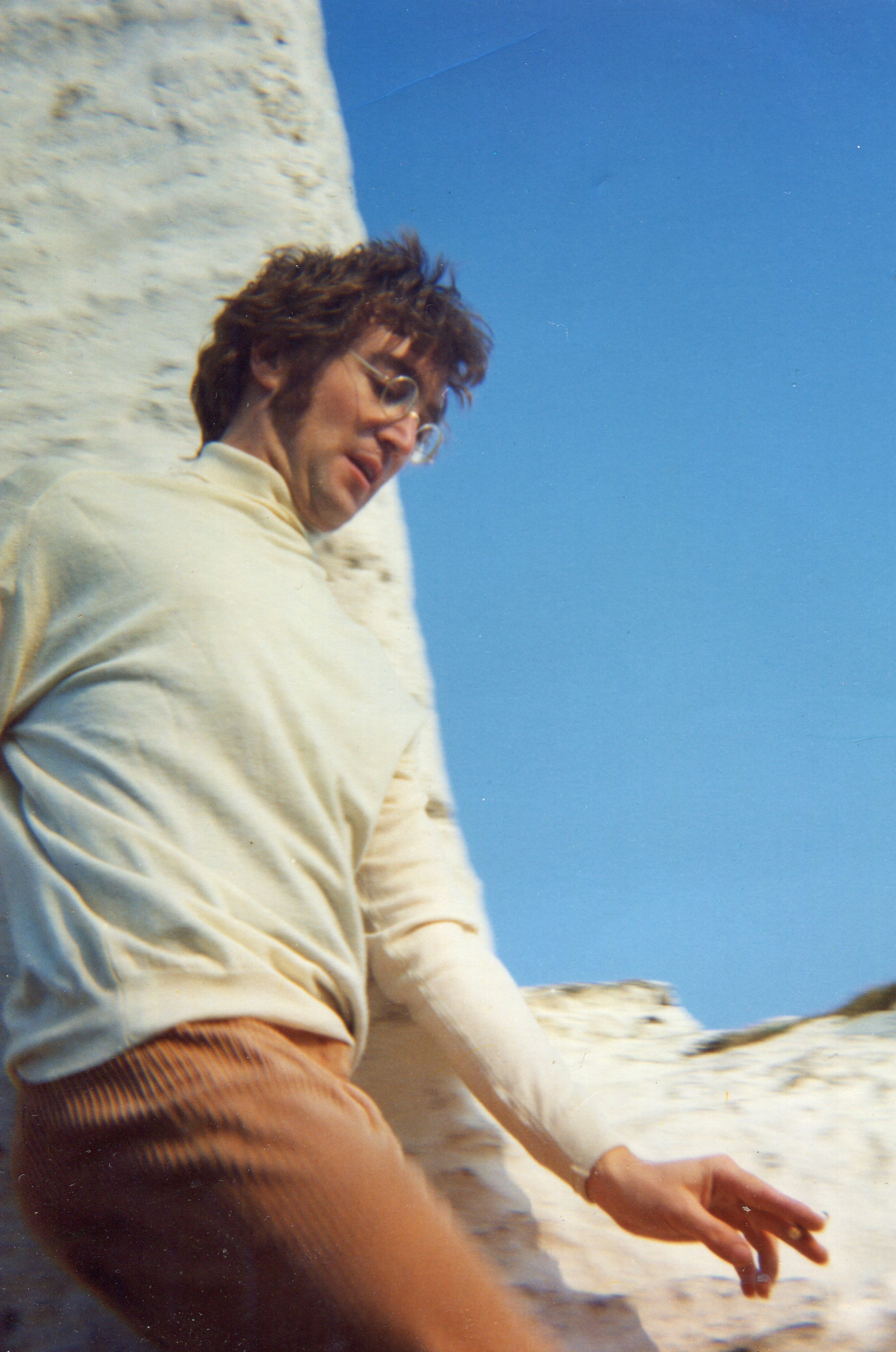 Sale a subasta una carta de amor de John Lennon a su primera mujer, Cynthia Powell